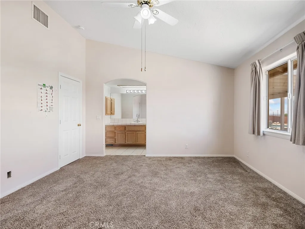 Additional image 100 of 16992 Joshua Rd, Apple Valley, CA 92307