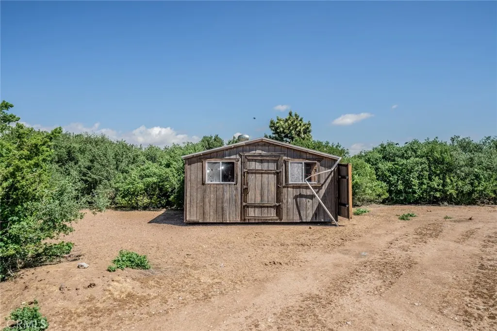 Additional image 56 of 10636 Larch Rd, Oak Hills, CA 92344