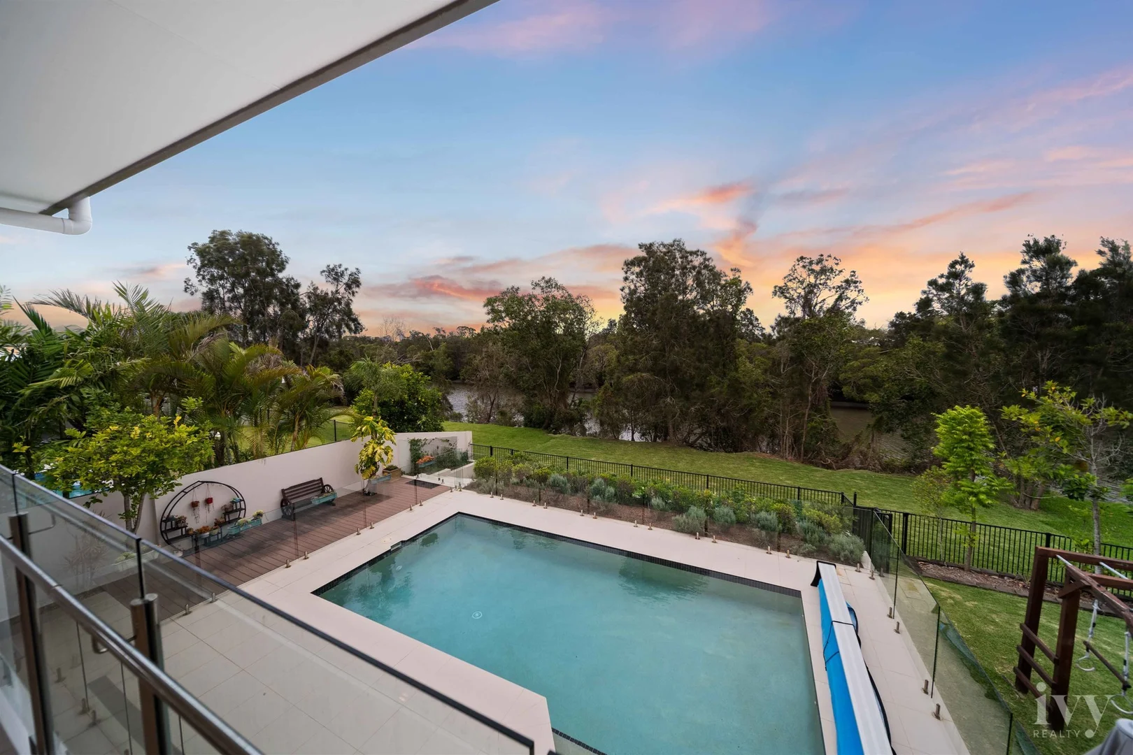 33 The Peninsula, Helensvale QLD 4212 photo 2