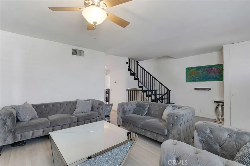 Additional image 8 of 10231 Independence Ave Unit C17, Chatsworth, CA 91311