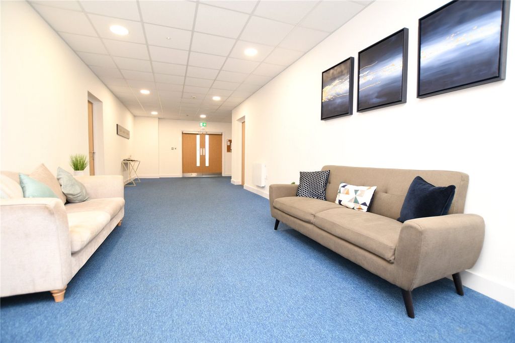 Additional image 7 of 2 bed flat to rentBeach Road, Weston-Super-Mare, North Somerset BS23