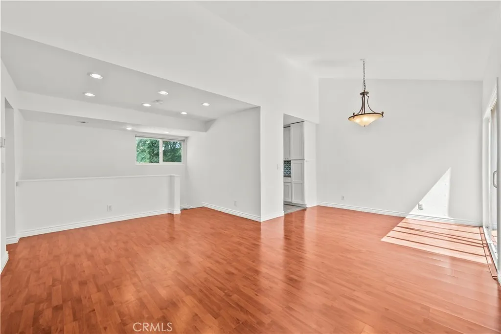 Additional image 54 of 22117 Burbank Blvd Unit 5, Woodland Hills, CA 91367