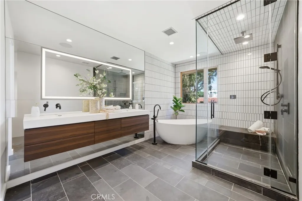 Additional image 66 of 12123 Iowa Ave, Los Angeles, CA 90025