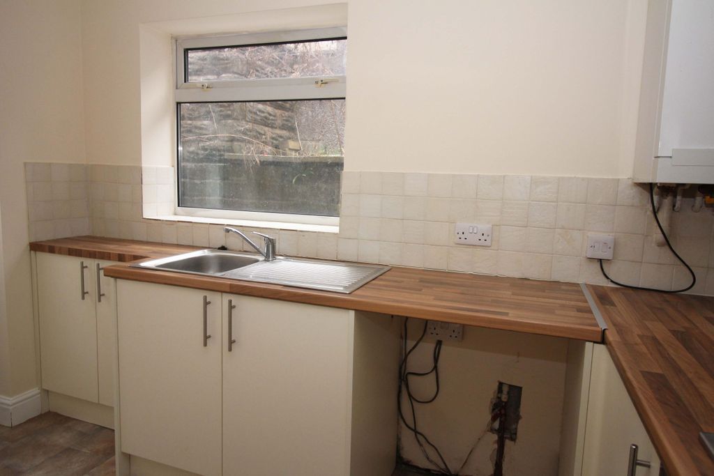 Additional image 7 of 3 bed terraced house to rentOxford Street, Pontycymer, Bridgend CF32