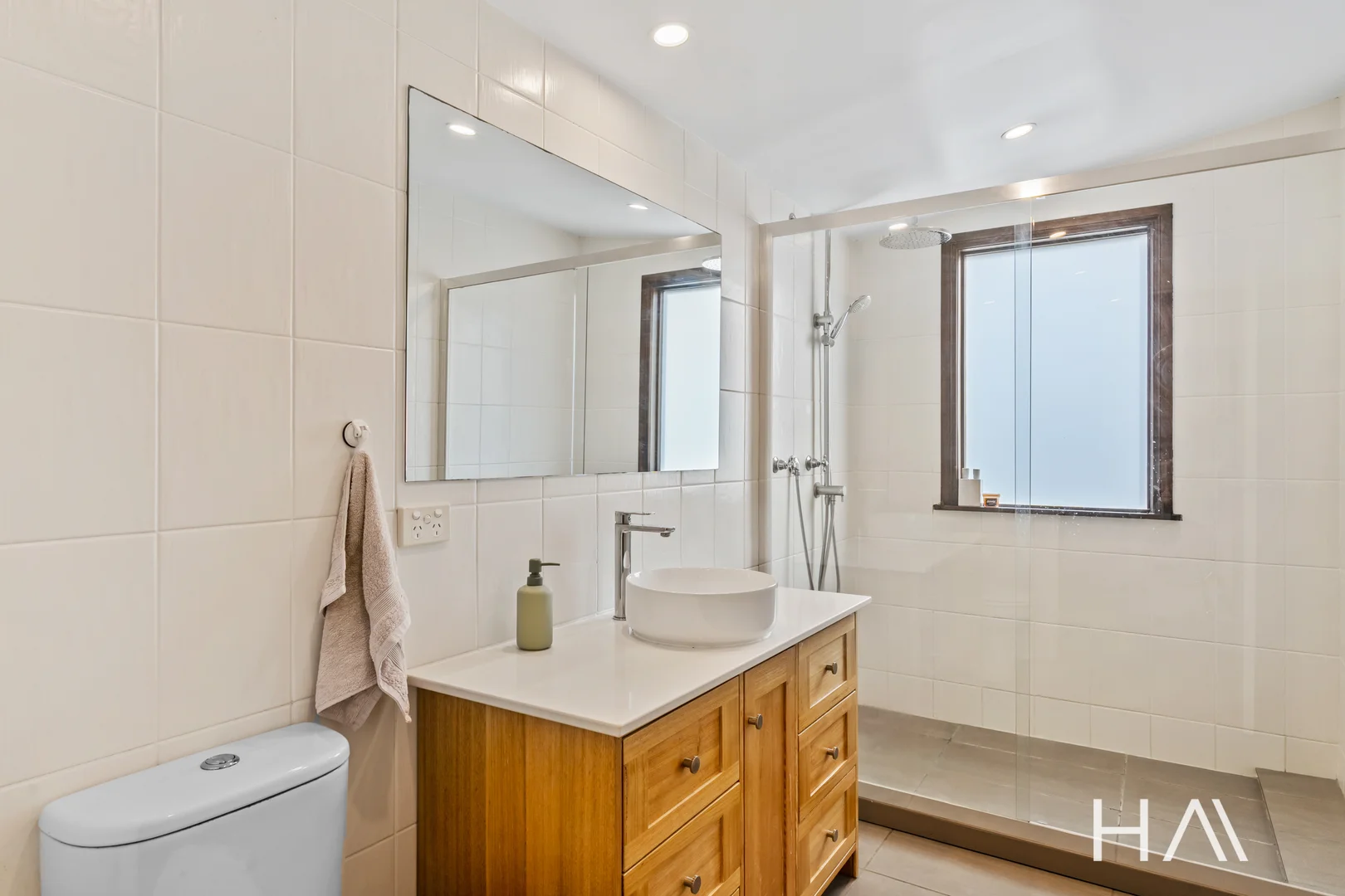 Additional image 21 of 96 Giblin Street, Lenah Valley TAS 7008
