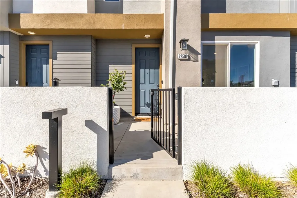 Additional image 5 of 27582 Manzanita Way, Valencia, CA 91381