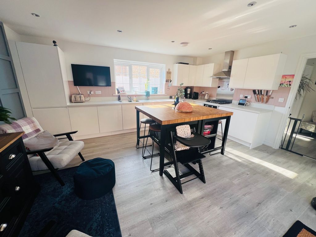 Additional image 24 of 5 bed property to rentSissons Close, Barnack, Stamford PE9