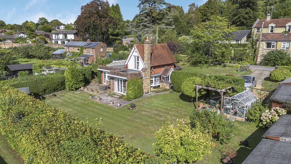 Additional image 19 of 2 bed detached house to rentDowns Lane, Leatherhead KT22
