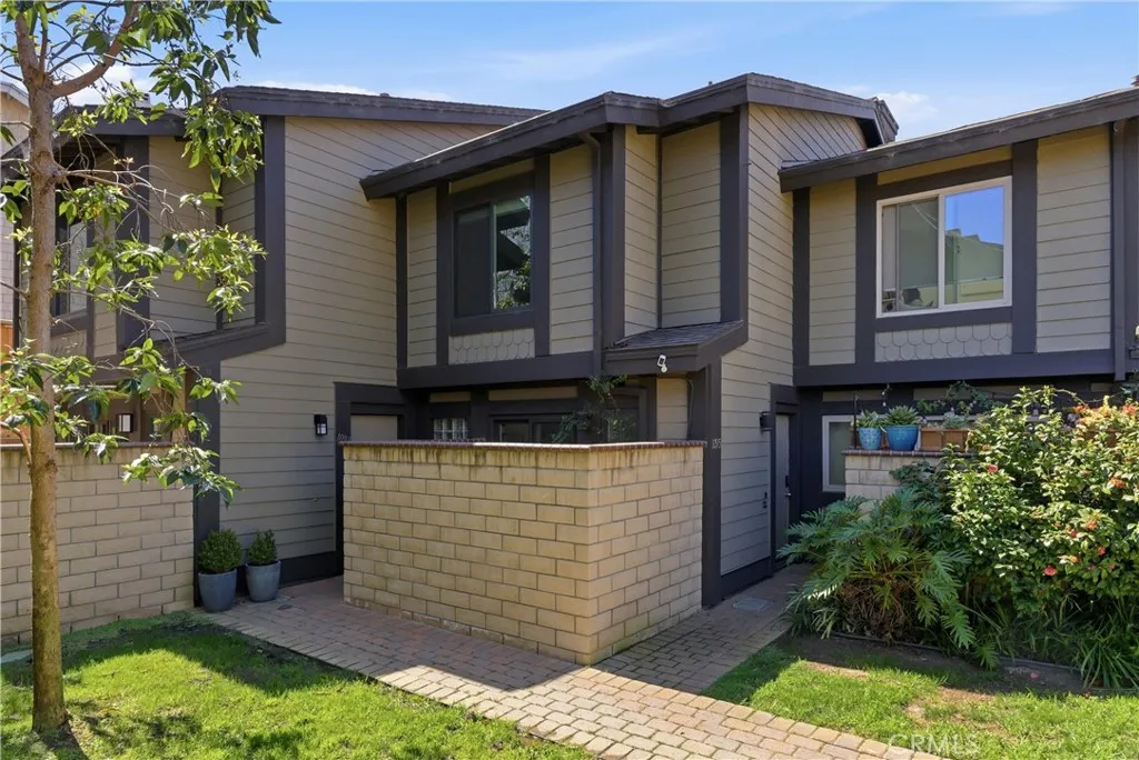 Additional image 2 of 1095 Mesa Bluff Dr, Costa Mesa, CA 92627
