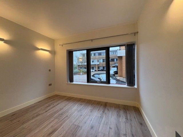 Additional image 2 of 2 bed flat to rentLock House, Overbridge Square, Newbury RG14