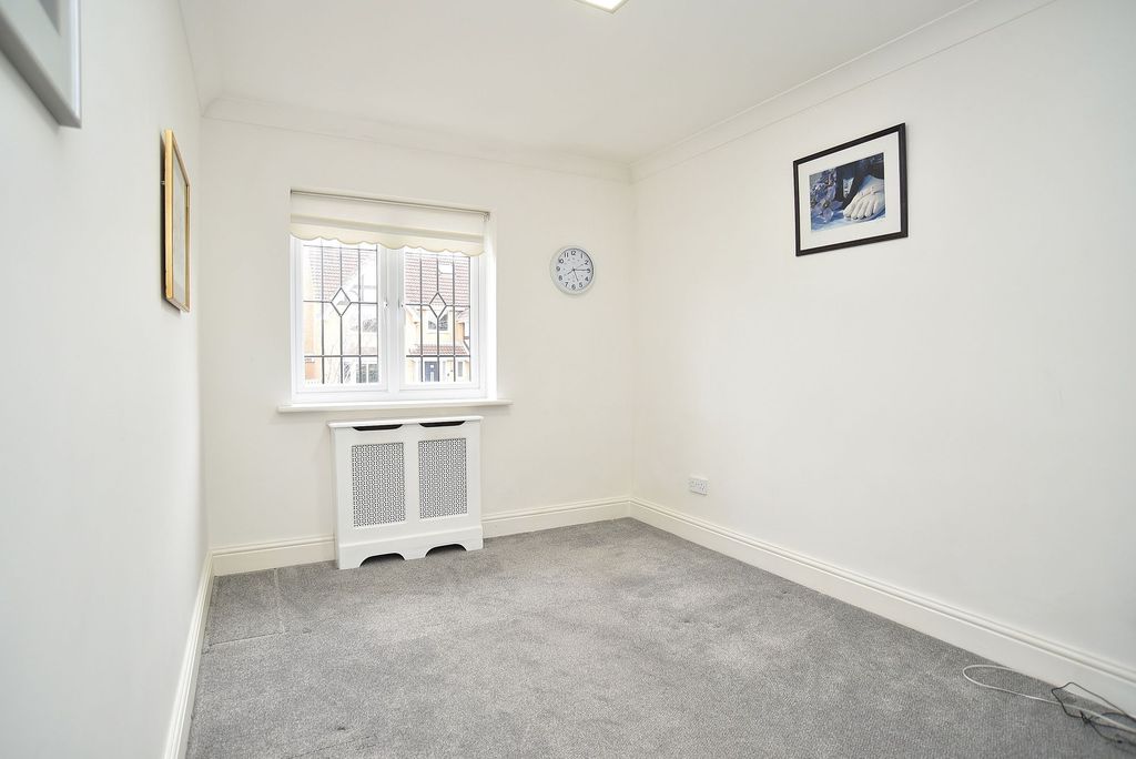 Additional image 16 of 5 bed detached house to rentBarnwell Crescent, Harrogate HG2