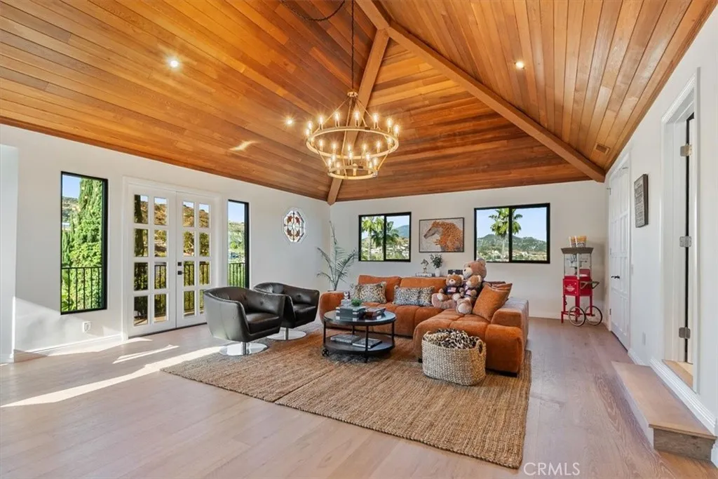Additional image 110 of 834 Moorside Drive, Glendale, CA 91207
