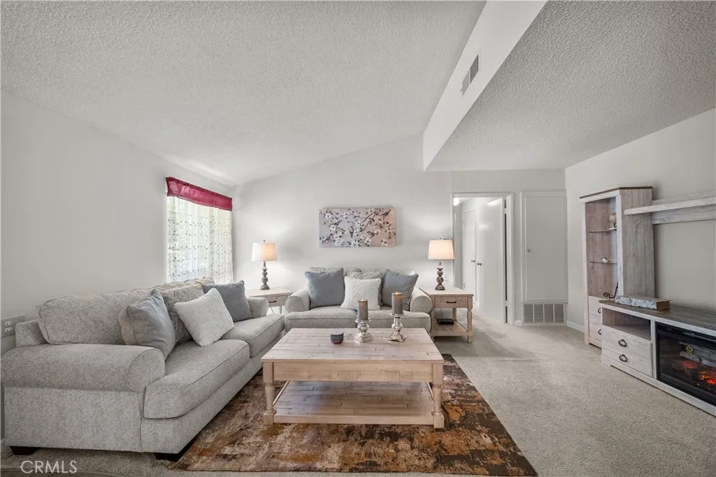 Additional image 8 of 19163 Avenue Of The Oaks Unit A, Newhall, CA 91321