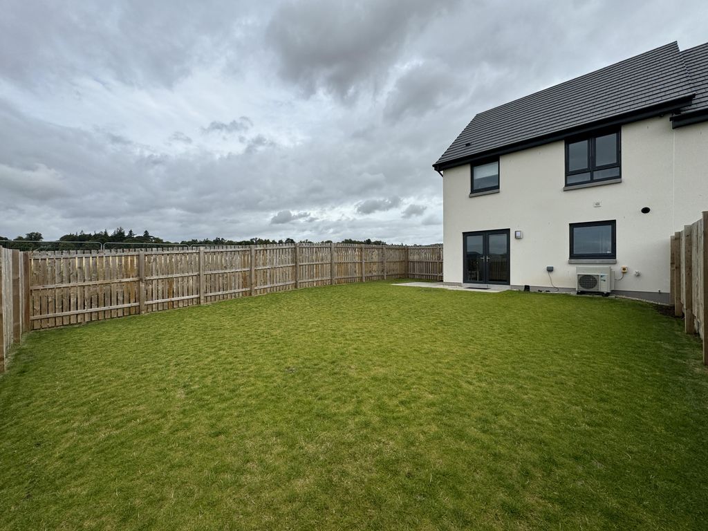 Additional image 41 of 3 bed semi-detached house to rent3 Strathgray Wynd, Dundee DD2