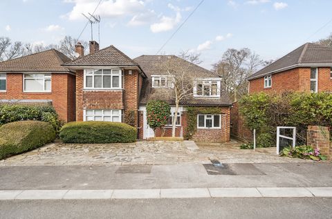 Lordswood Gardens, Bassett, Southampton, Hampshire SO16