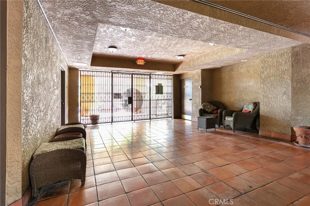 Additional image 60 of 221 S Oak Knoll Avenue Unit 202, Pasadena, CA 91101