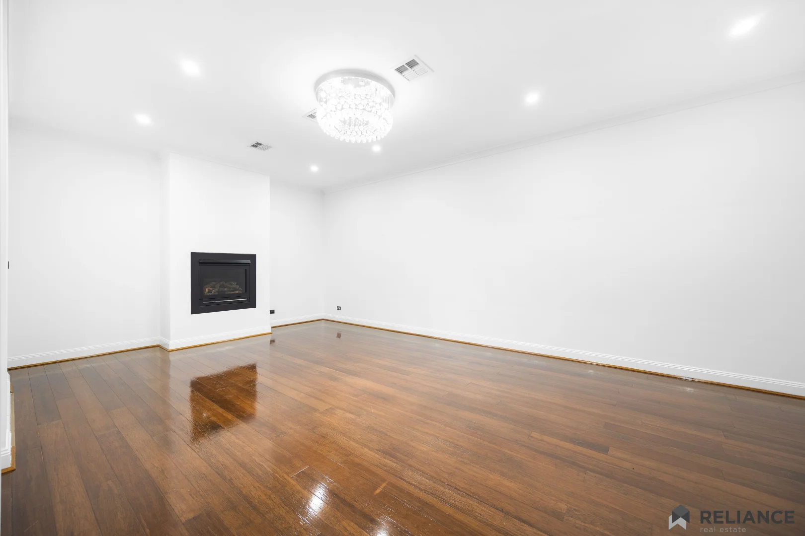 Additional image 13 of 8 Hanson Court, Taylors Lakes VIC 3038