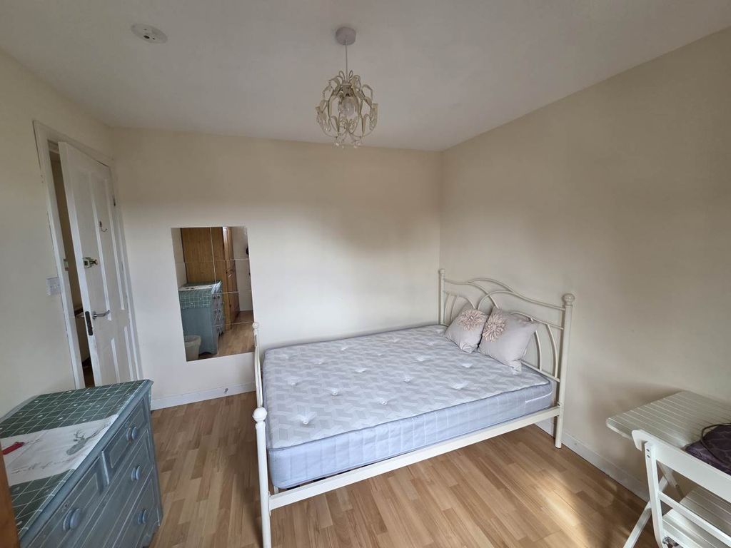 Additional image 7 of 3 bed semi-detached house to rentSeafield Lane, Dundee DD1