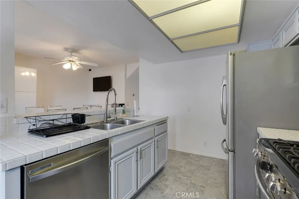 Additional image 46 of 10231 Independence Ave Unit C17, Chatsworth, CA 91311