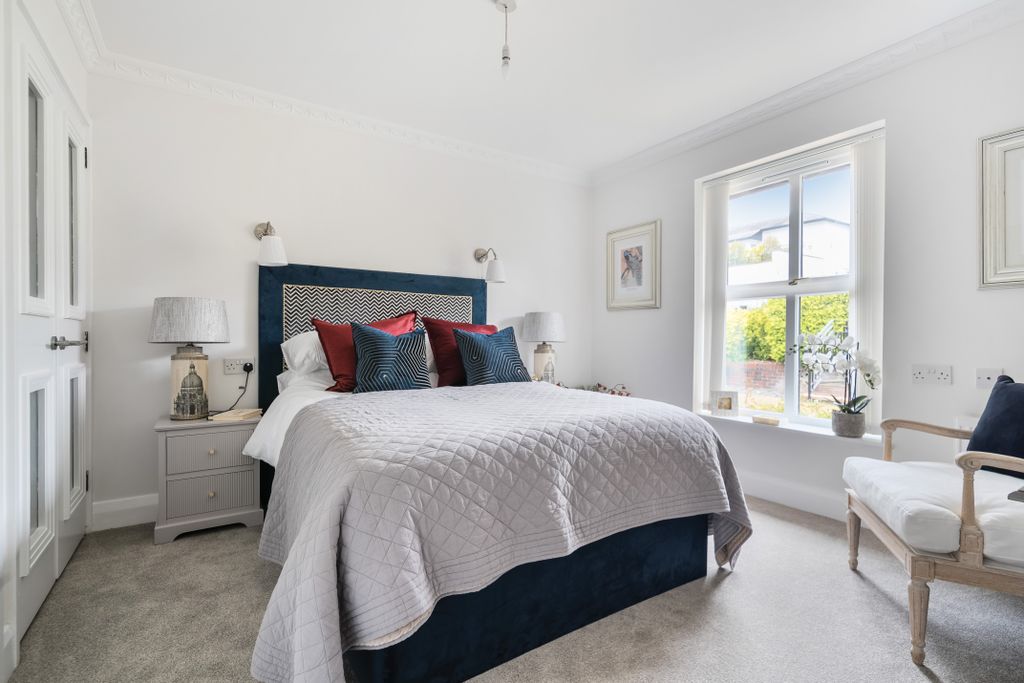 1 bed flat to rentEvenlode, Thamesfield Village, Henley-On-Thames RG9