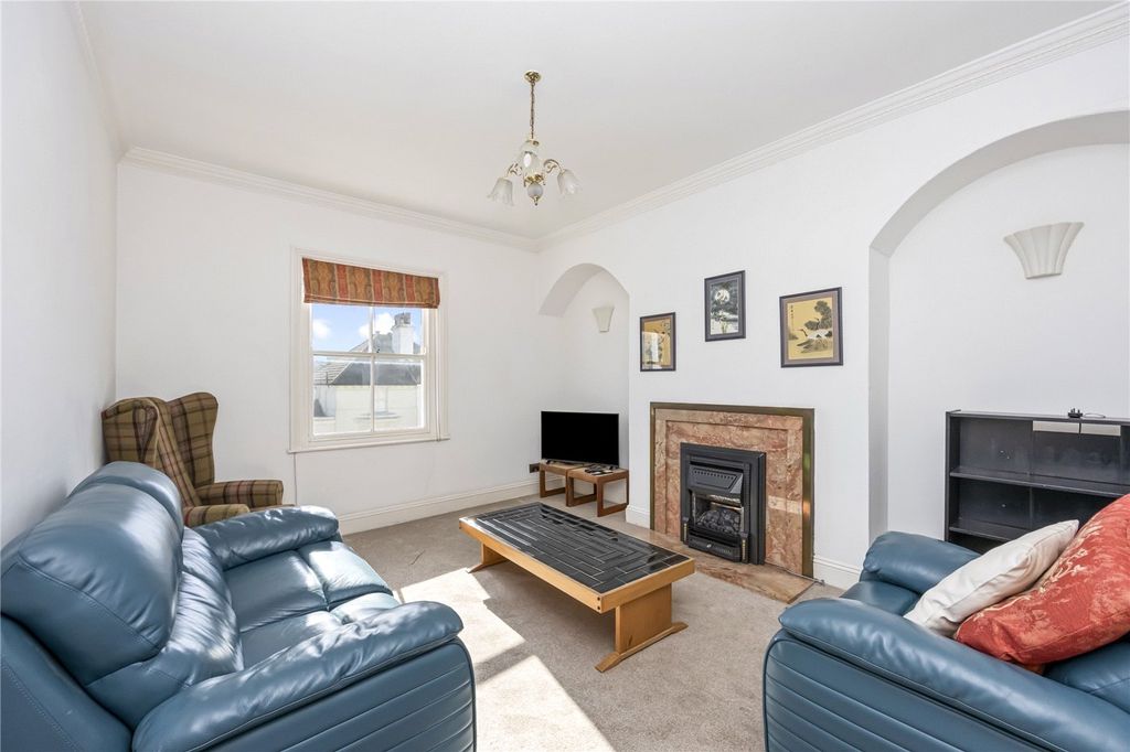 Additional image 2 of 2 bed flat to rentMedina Villas, Hove, East Sussex BN3
