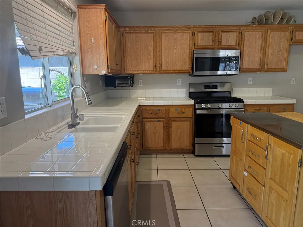 Additional image 59 of 15188 Wright Court, Fontana, CA 92336
