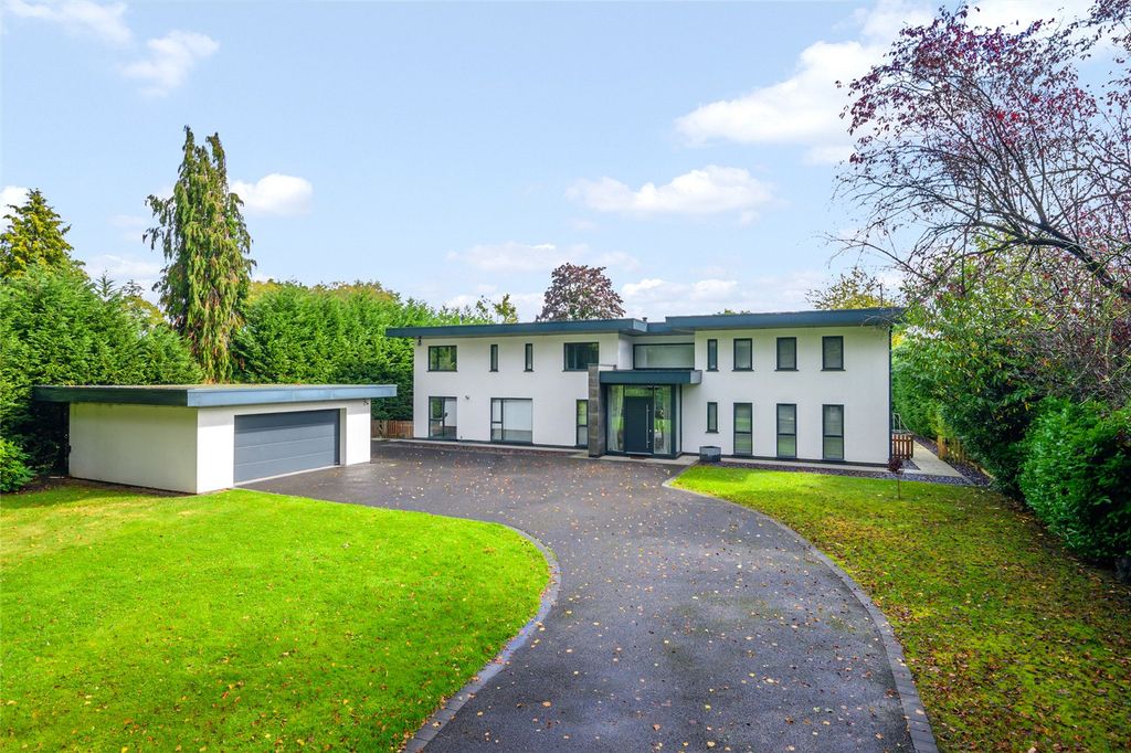 5 bed detached house to rentBrooks Drive, Hale Barns, Altrincham WA15
