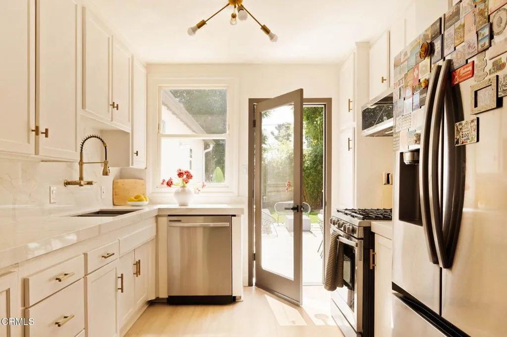 Additional image 33 of 17922 Martha Street, Los Angeles, CA 91316