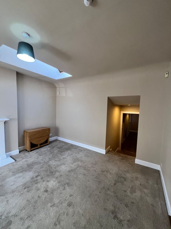 2 bed semi-detached house to rentDuddingston Mills, Edinburgh EH8 photo 3