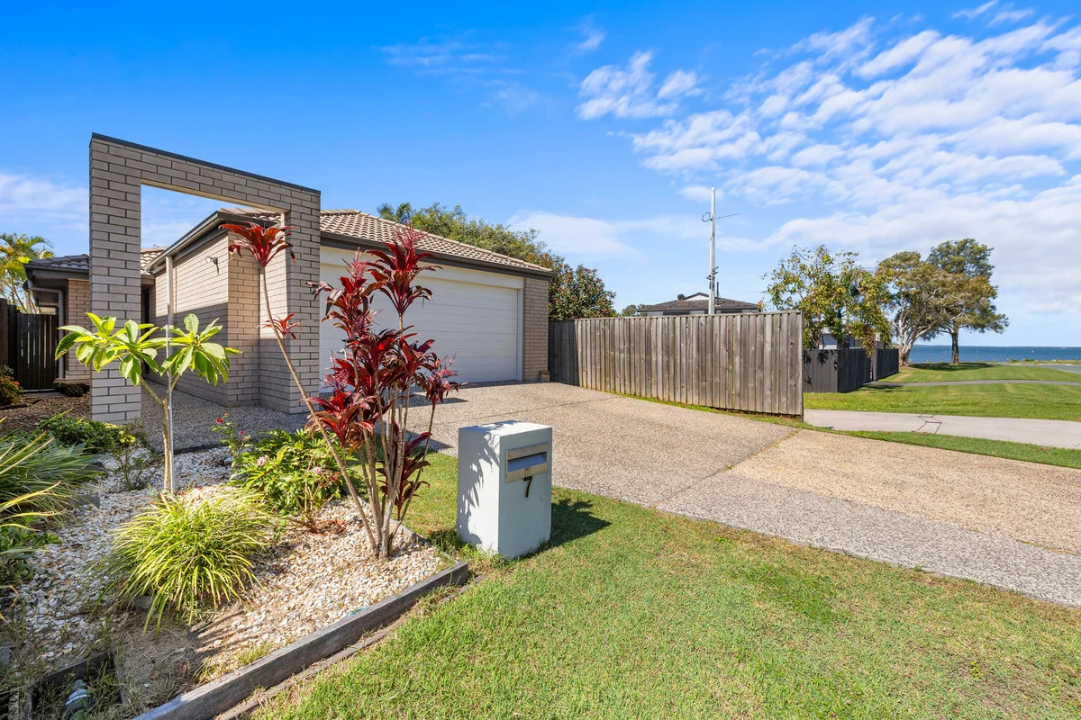 7 Simon Street, Victoria Point QLD 4165