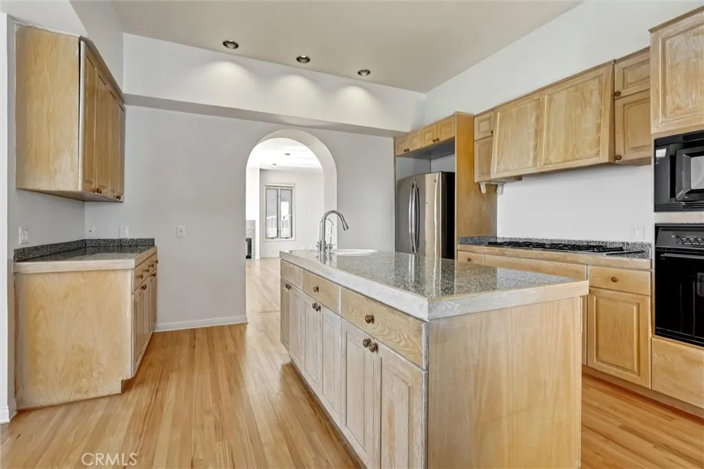 Additional image 17 of 12134 Lawler St, Los Angeles, CA 90066