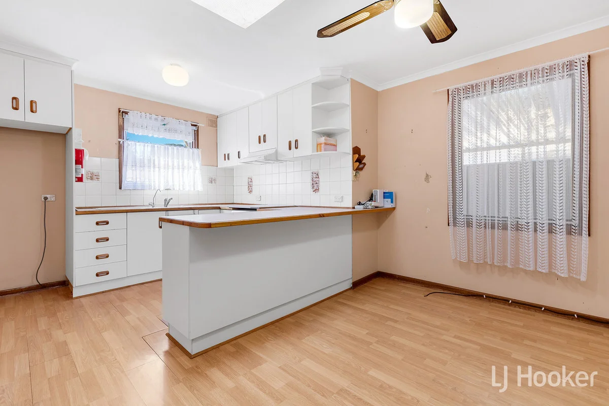 21 Cavenagh Street, Elizabeth Downs SA 5113 photo 5