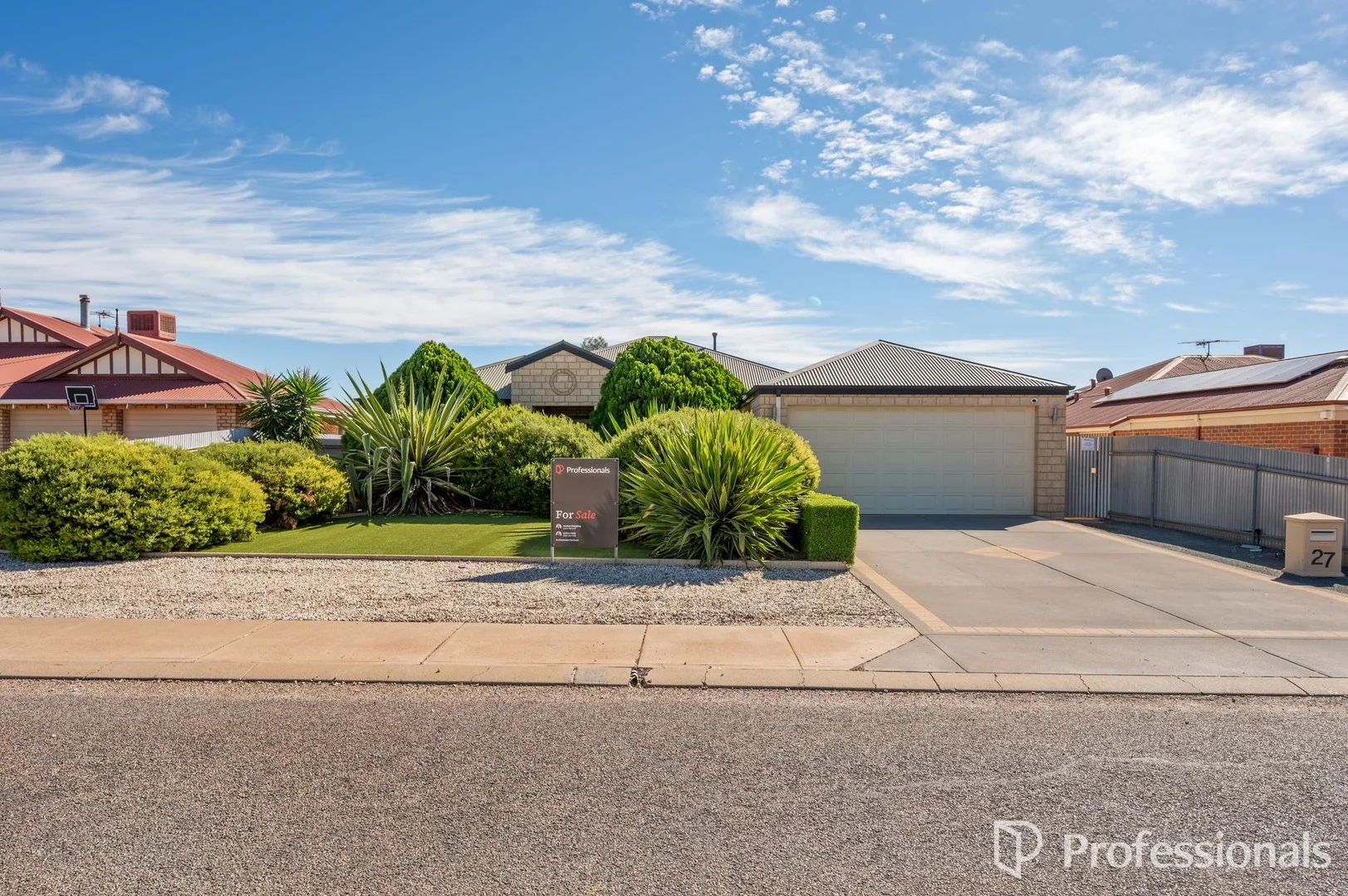 27 Longmore Parade, Broadwood WA 6430