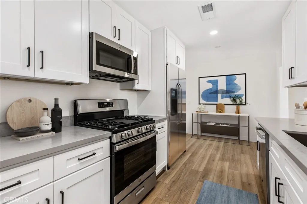 Additional image 72 of 579 W Mayberry Avenue, Hemet, CA 92543
