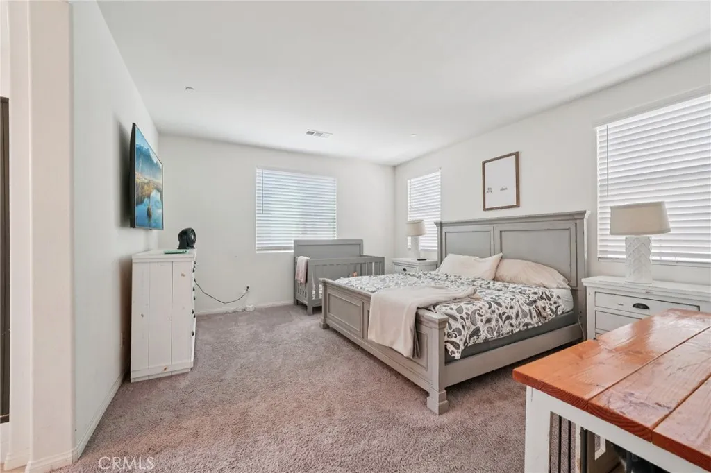 Additional image 37 of 618 S Brampton Lane, Rialto, CA 92376
