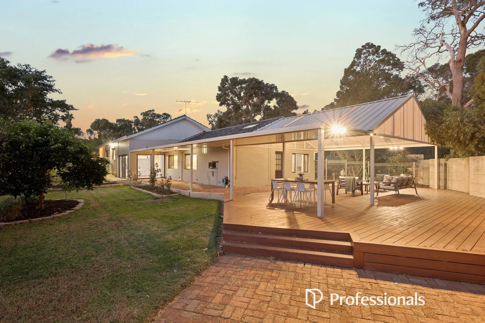 1 High Peak Place, Lesmurdie WA 6076