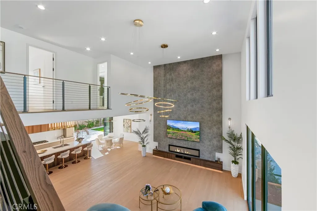 Additional image 73 of 853 Oak St, Costa Mesa, CA 92627