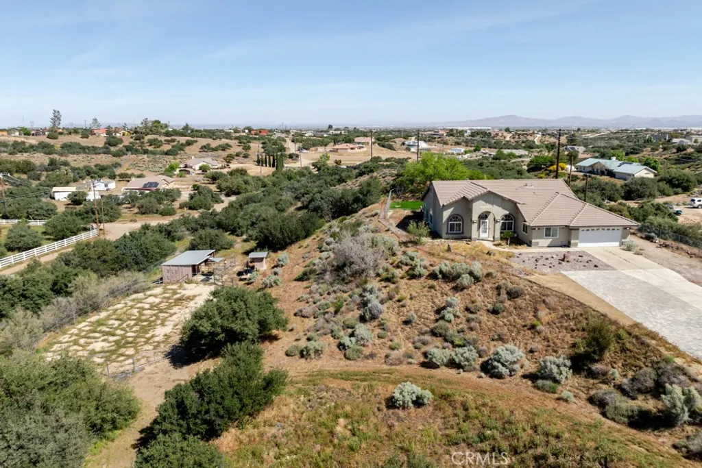 7084 Aster Rd, Oak Hills, CA 92344