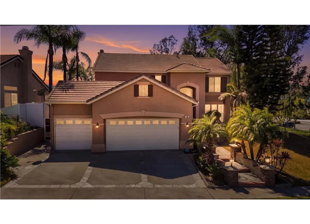 768 Ochee Circle, Corona, CA 92879 photo 2
