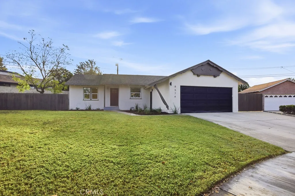 8574 Holly Ln, Riverside, CA 92504