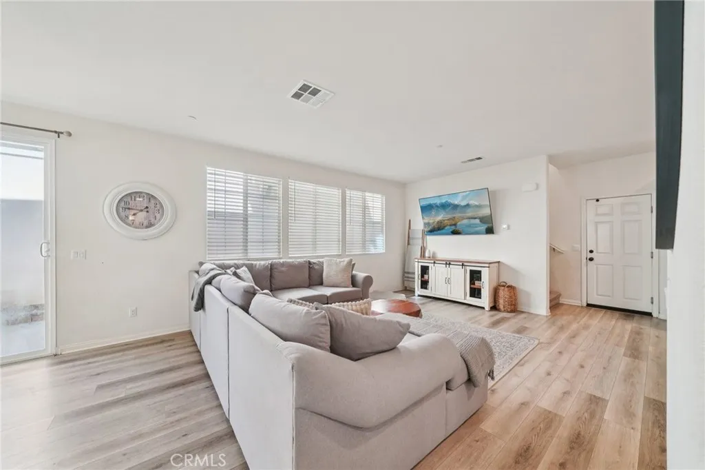 Additional image 23 of 618 S Brampton Lane, Rialto, CA 92376