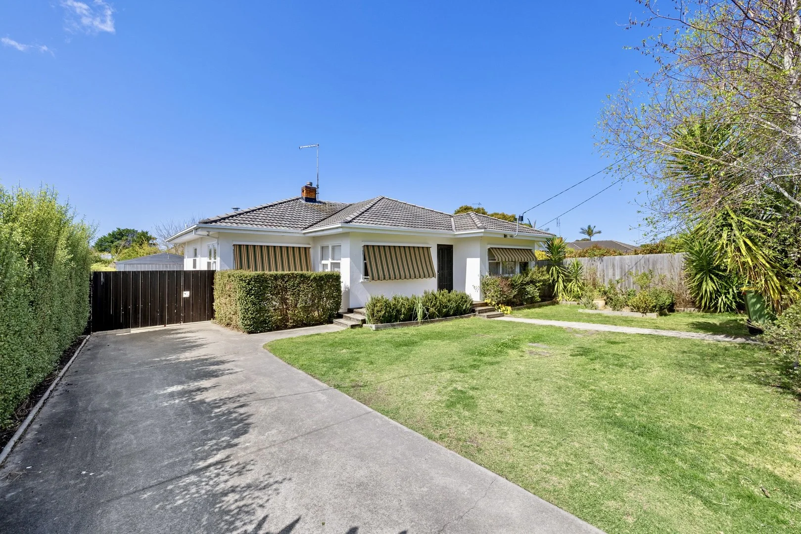 5 Ferndale Parade, Lakes Entrance VIC 3909