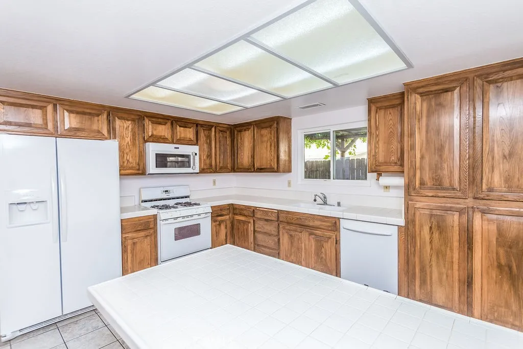Additional image 5 of 42305 Andrea Ave, Hemet, CA 92544