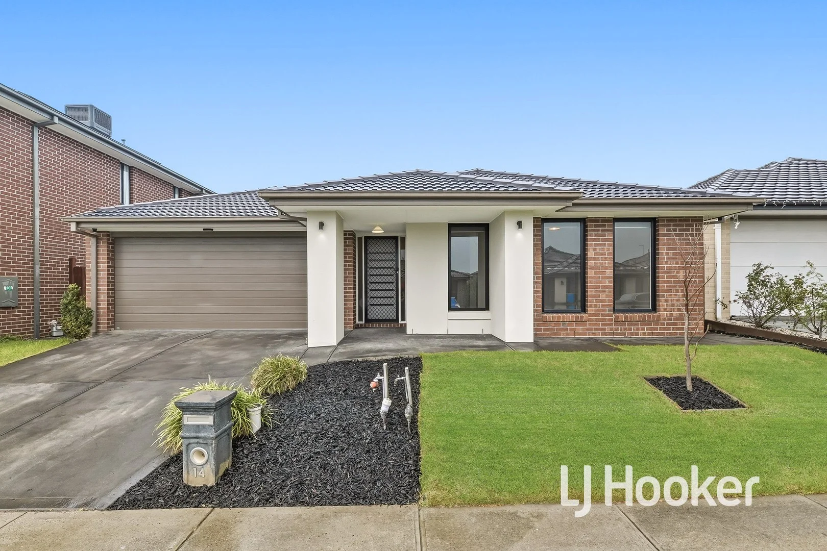 14 Sloane Drive, Clyde North VIC 3978