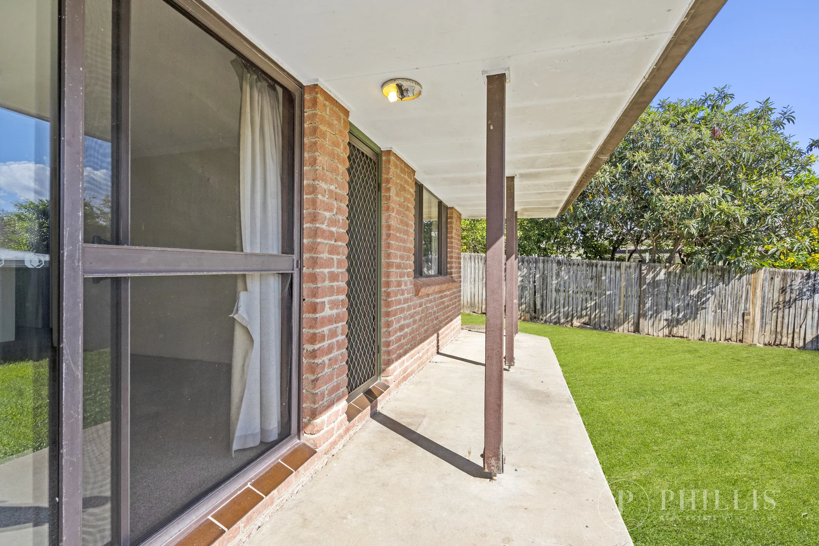1 & 2/77 Corunna Crescent, Ashmore QLD 4214 photo 3