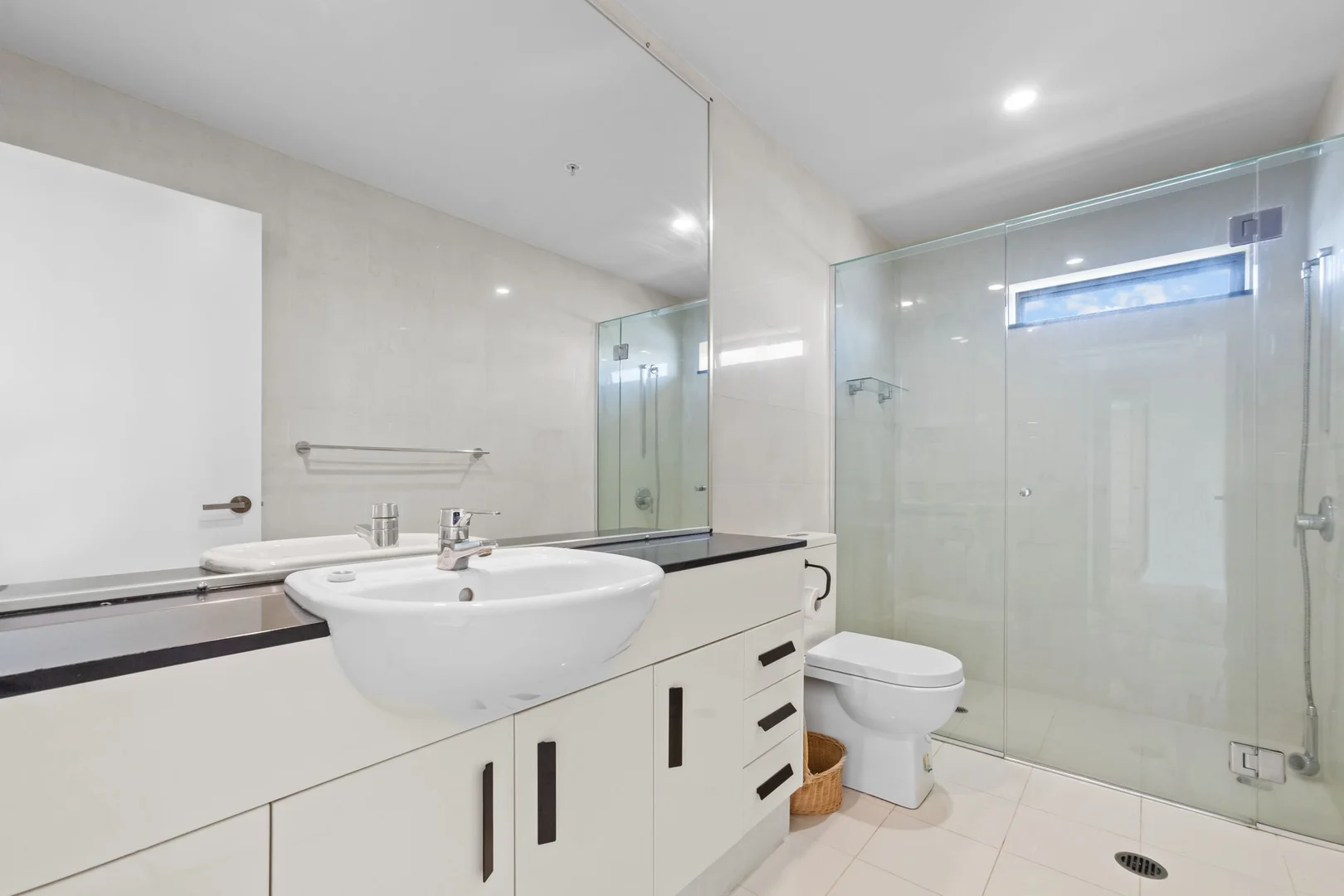 Additional image 30 of 1402/2865 Gold Coast Highway, Surfers Paradise QLD 4217