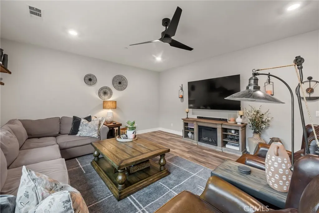 Additional image 7 of 4975 Oak Moss Ave, Fontana, CA 92336