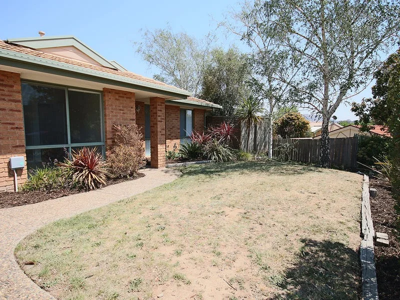 6 Isis Close, Amaroo ACT 2914 photo 3