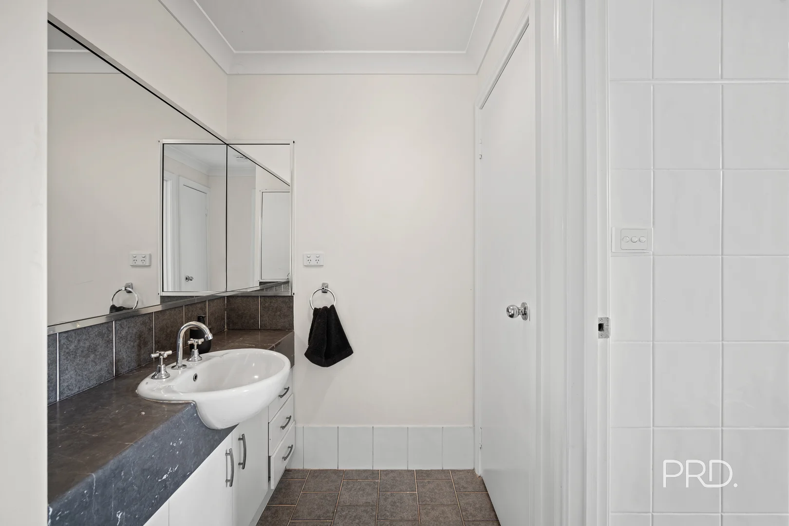Additional image 13 of 22 Karoom Drive, Glenfield Park NSW 2650