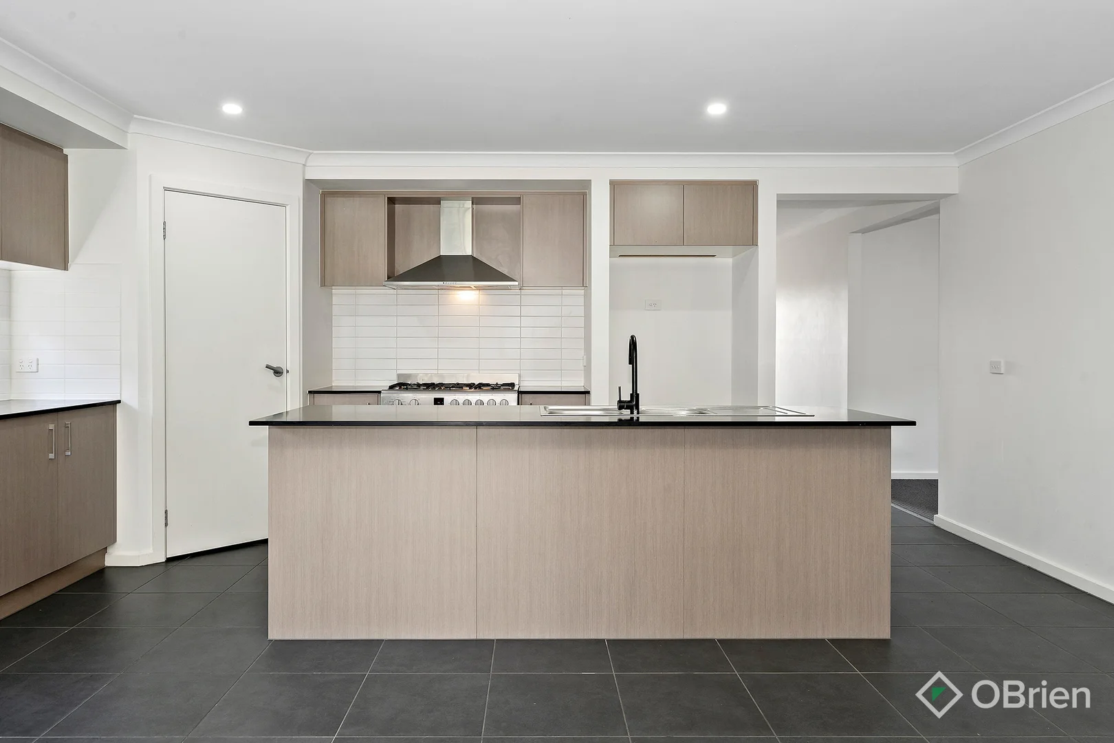 Additional image 2 of 8 Oliver Street, Doreen VIC 3754